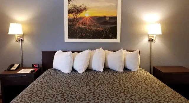 Номер Standard Days Inn by Wyndham Camilla