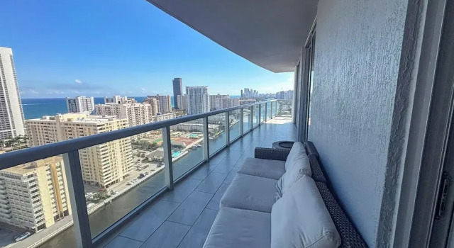 Апартаменты Luxury с видом на город Luxury 3-BR Apartment with Stunning City
