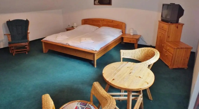 Апартаменты Hotel Zlaty Andel