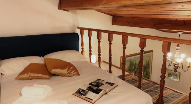 Golden Authentic Florentine Gem, Perfect Location
