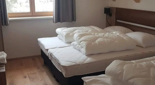 Bright Holiday Home in Donnersbachwald Styria With Sauna, Prenota Hotel Hotel a Stiria con parcheggio, Parcheggio