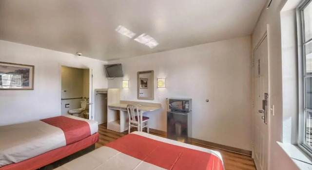 Четырёхместный номер Standard Motel 6-Kerrville, TX