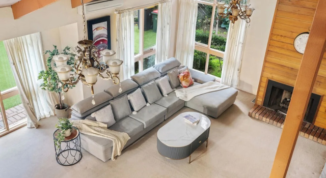 Коттедж Stylish Retreat at Wheelers Hill 5BRM