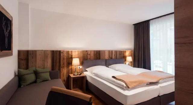 Birkenvilla Ferienhaus mit 4 Schlafzimmern für 9 Personen, Rezerwuj Hotel Hotele w Salzburg z parkingiem, Parking