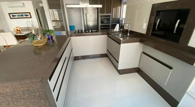 LINDO APARTAMENTO com 3 SUITES FINAMENTE MOBILIADO !