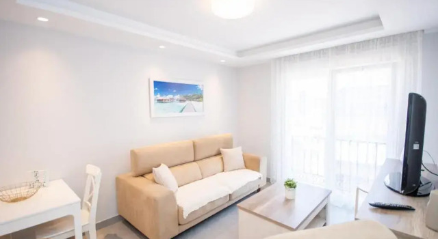 Cubo'S Apartamento Tivoli B3, Забронировать Апартаменты/квартира Отели Бенальмадена с парковкой, рядом с Индуистский храм, Парковка