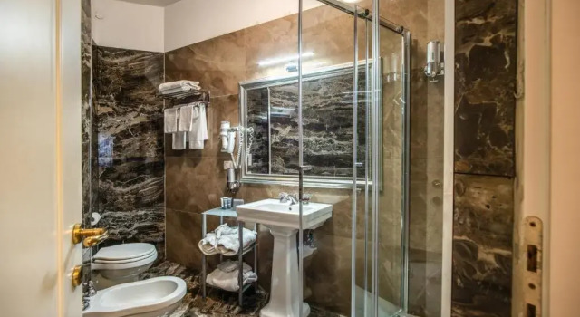 Полулюкс Relais Fontana Di Trevi Hotel