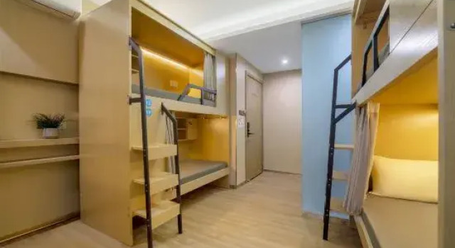Кровать в общем номере (женский номер) Tongxie Express Hotel (Hangzhou Tongxie Road Subway Station)