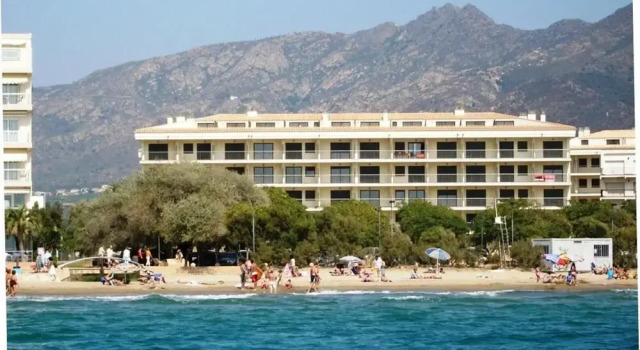 Апартаменты Beachfront Apartment in Roses