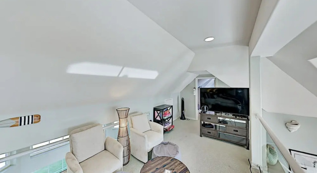 Spectacular Oceanfront Chateau Steps To Beach 3 Bedroom Home, Book Feriehus Sommerhuse i Oceanside, Hytte
