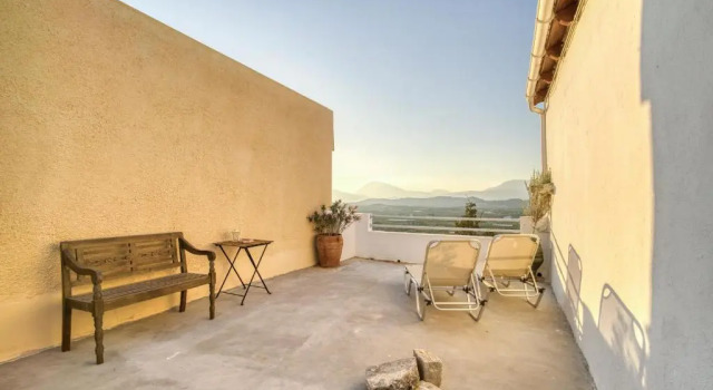 Serenity View - traditional village apartment