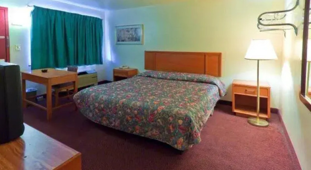 Budget Inn and Suites Mount Ephraim, Varaa Mini-hotelli Mount Ephraim 