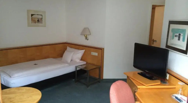 Номер Standard Matchpoint Hotel
