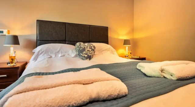 Elegant Apartment in Buxton, No Deposit, Varaa Huoneisto Hotellit Buxton pysäköinnillä, Pysäköinti