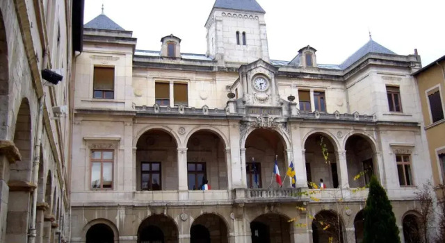 Апартаменты Studio Cosy Hotel de Ville