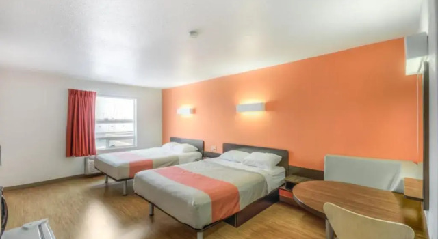 Четырёхместный номер Standard Motel 6-Regina, SK