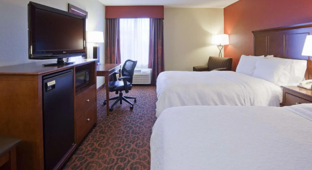 Четырёхместный номер Standard Hampton Inn Minneapolis Northwest Maple Grove
