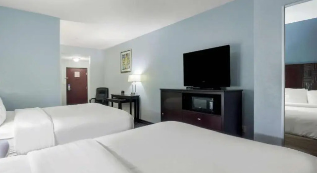 Четырёхместный номер Standard Motel 6-Mineral Wells, TX