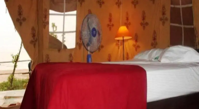 Five Five Restaurant and Guest Tent- Glamping, Buchen Sie Campingplatz Camping & Glamping in Goa, Campingplatz