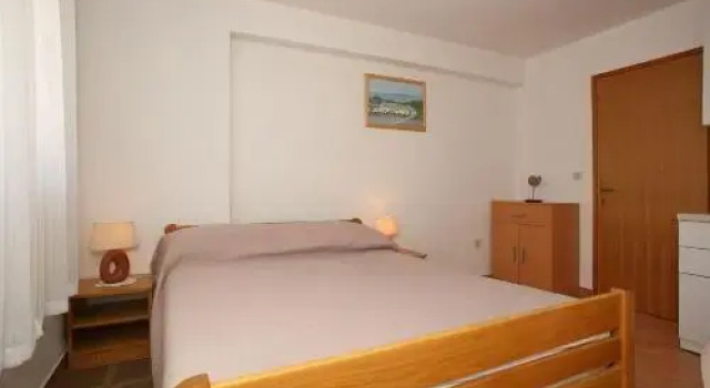 Queen beach Nin apartments Venera