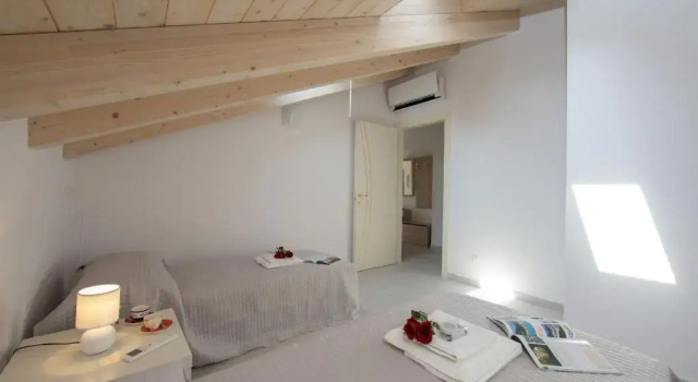 Апартаменты Silver Lake Apartment