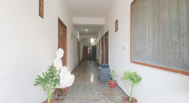 OYO 82032 Hotel Coli Spaces Studio, Varaa Hotelli Zirakpur Haryana