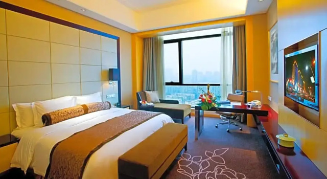 Номер Superior Crowne Plaza Yichang by IHG