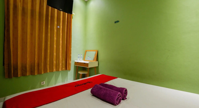 RedDoorz near Universitas Diponegoro 2, Prenota Hotel Semarang Central Java