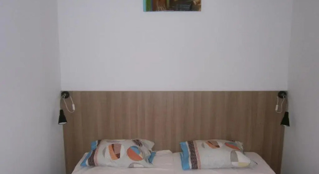 Elvis Guesthouse, Забронировать Отель Будапешт 