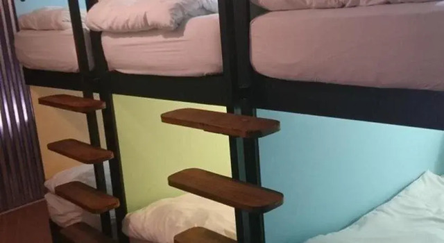 The Backpack Shack - Hostel, Book Hostel / Vandrerhjem Hostels i Mossel, Hostel / Vandrerhjem
