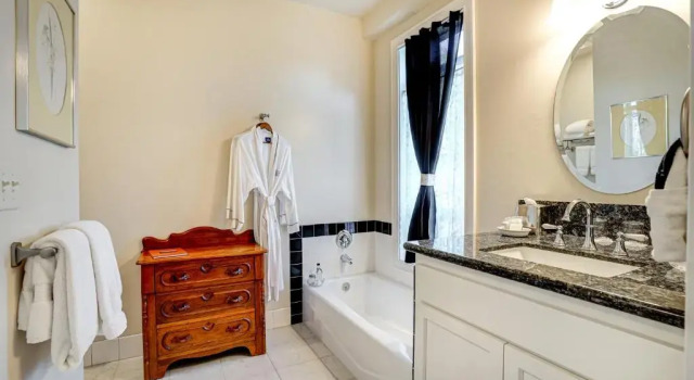 Двухместный номер Standard с балконом The River Belle Inn