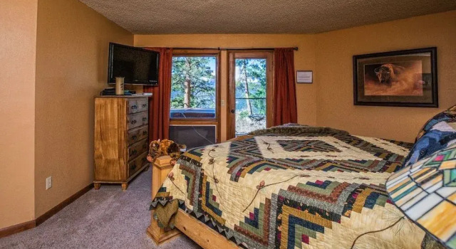 Cedar Lower Luxury Vacation At Windcliff 2 Bedroom Home by RedAwning
