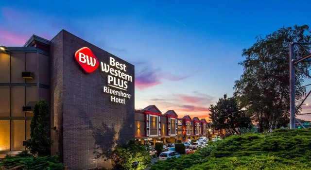 Четырёхместный номер Standard Best Western Plus Rivershore Hotel