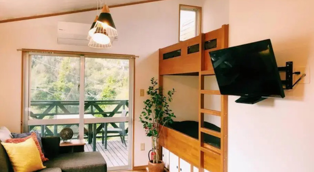 【フォレストヴィラ】恩納村／海まで徒歩圏内／リフォーム済2階建／カラーを楽しむお部屋と風を感じるテラス, Rezerwuj Hotel Hotele w Okinawa z parkingiem, Parking