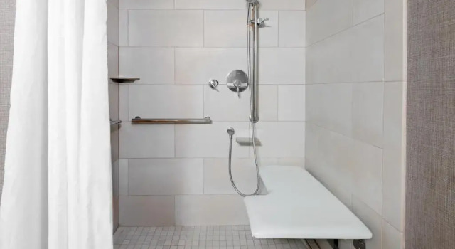Номер Standard University Plaza Hotel