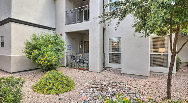 Bright Scottsdale Condo w/ Patio: 8 Mi to Old Town, Забронировать Апартаменты/квартира Скотсдейл 