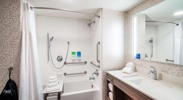 Четырёхместная студия Home2 Suites By Hilton Brunswick