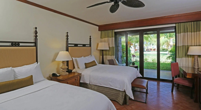 Четырёхместный номер Deluxe с балконом и с видом на сад JW Marriott Guanacaste Beach Resort