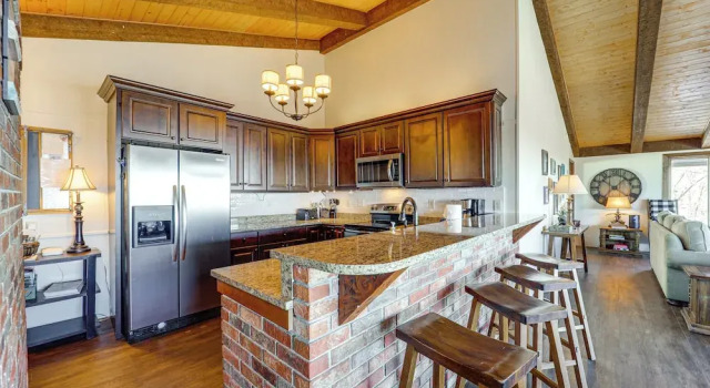 Family Fun! Beech Mtn Home w/ Game Room & Views
