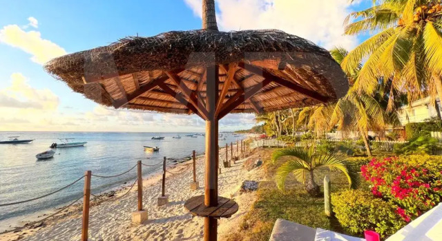 Вилла Villa Caro's Beachfront