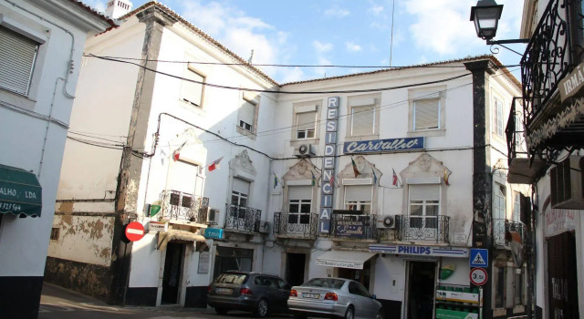 Residencial Carvalho, Prenota Hotel Hotel a Alentejo con parcheggio, Parcheggio
