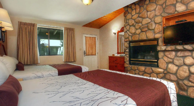 Четырёхместный номер Standard Majestic Mountain Inn