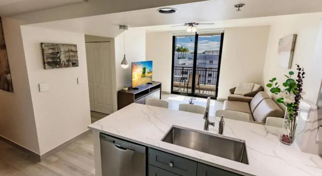 Апартаменты Modern 1B Condo w City Skyline Views in Las Olas
