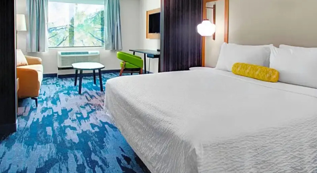 Люкс Fairfield by Marriott Inn and Suites Boulder Broomfield Interlocken