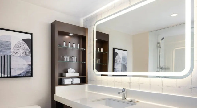 Двухместный номер Standard Delta Hotels by Marriott Victoria Ocean Pointe Resort