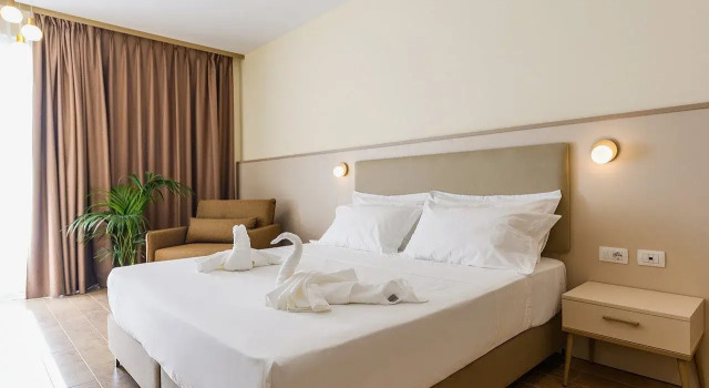 Fllad Resort & Spa, Book Ferieresort SPA-hoteller i Golem, SPA