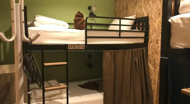 Кровать в общем номере OYO 526 Baan Wararin Hostel