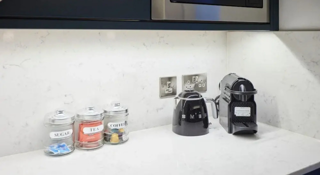 Host Stay The Langley Hotel Apartment 11, Varaa Huoneisto Asunnot kohteessa Merseyside, Huoneisto