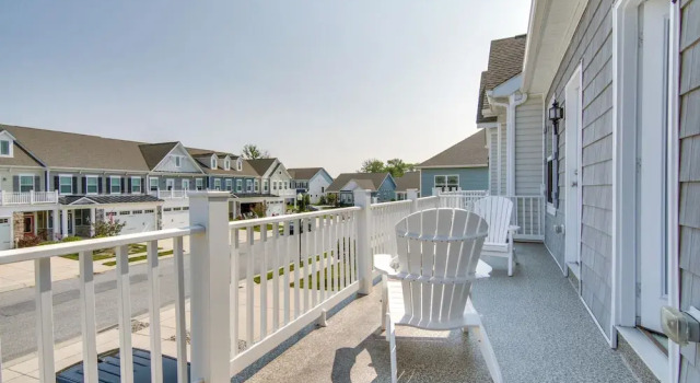 3 Mi to Bethany Beach: Townhome w/ Fire Pit