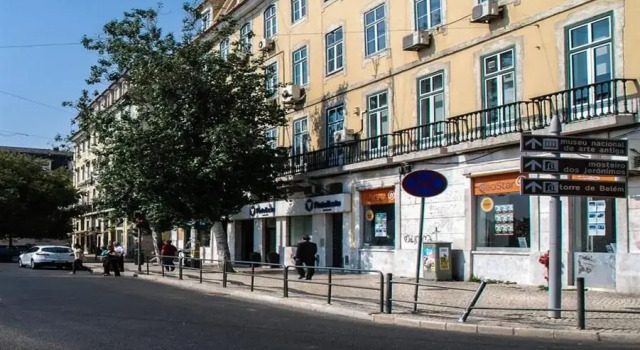 Кровать в общем номере с 2 комнатами City Stays Cais do Sodre Apartments